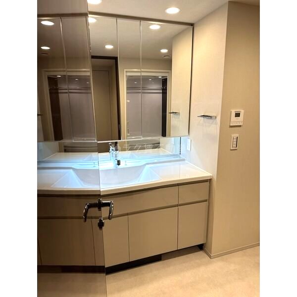 ローレルタワー堺筋本町の室内写真5枚目