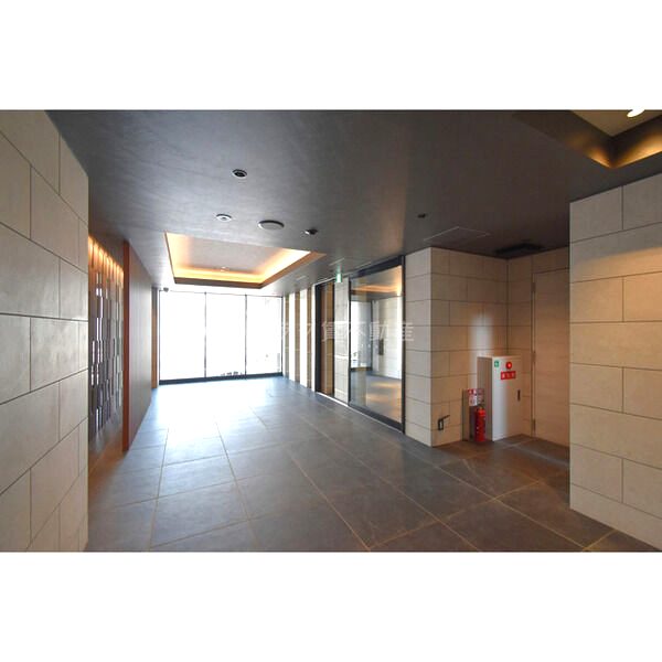 ワールドアイ大阪城EASTアドバンスの外観2枚目