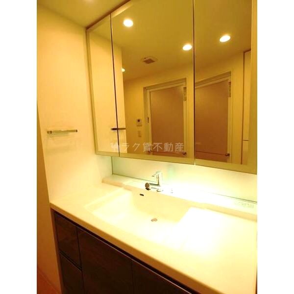 パークホームズ神戸ザレジデンスの室内写真9枚目