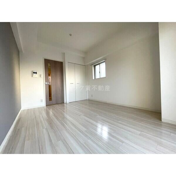 エスリード江坂垂水町の室内写真4枚目