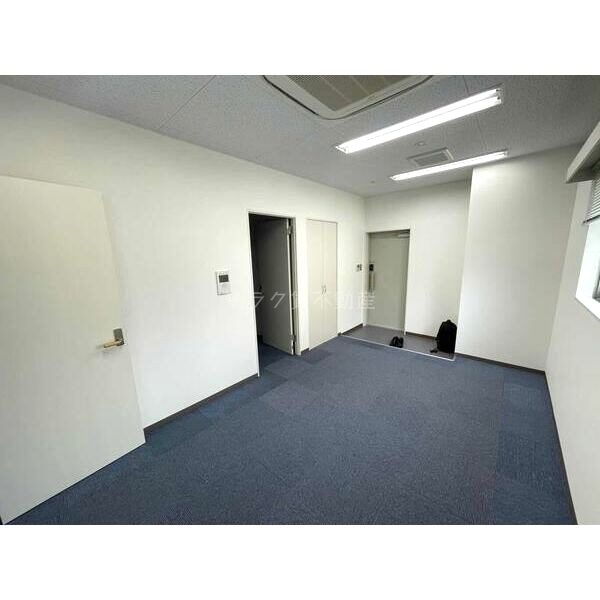 EbyU新大阪の外観3枚目