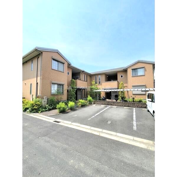 サニーコート院殿の外観2枚目