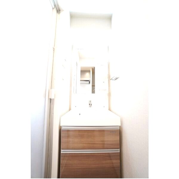 ファーストフィオーレ江坂ウエストの室内写真3枚目