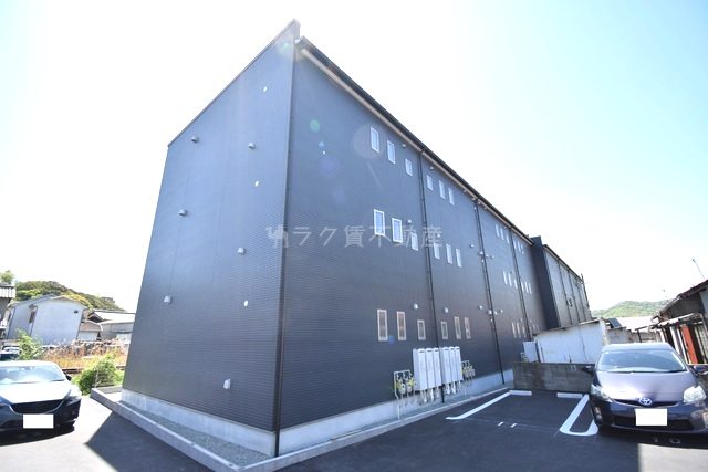 MISTRAL西延末IIの外観2枚目