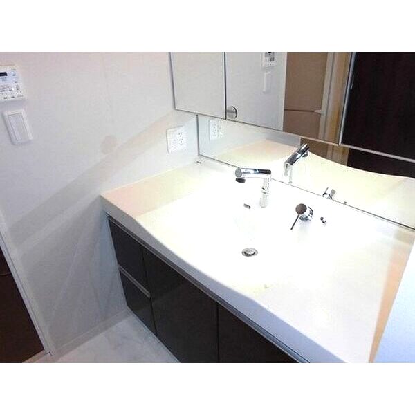 アートアルテール コンドミニアムの室内写真4枚目