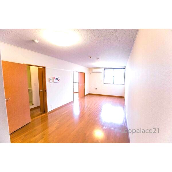 レオパレス北三国丘の室内写真4枚目