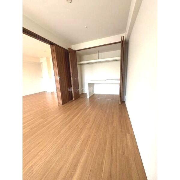 プラウド枚方の室内写真6枚目