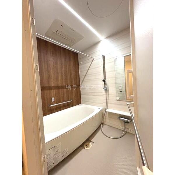 プラウド枚方の室内写真7枚目