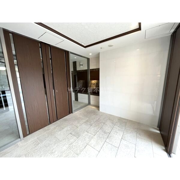 スプランディッド放出の外観3枚目