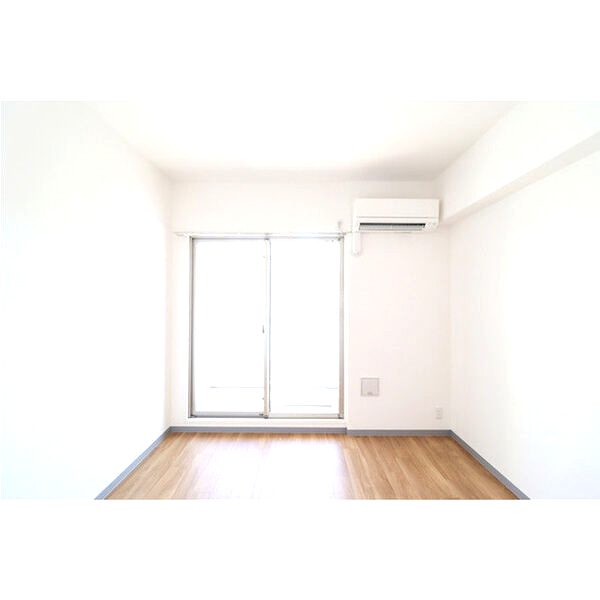 BROAD 新うめきたRESIDENCEの室内写真1枚目