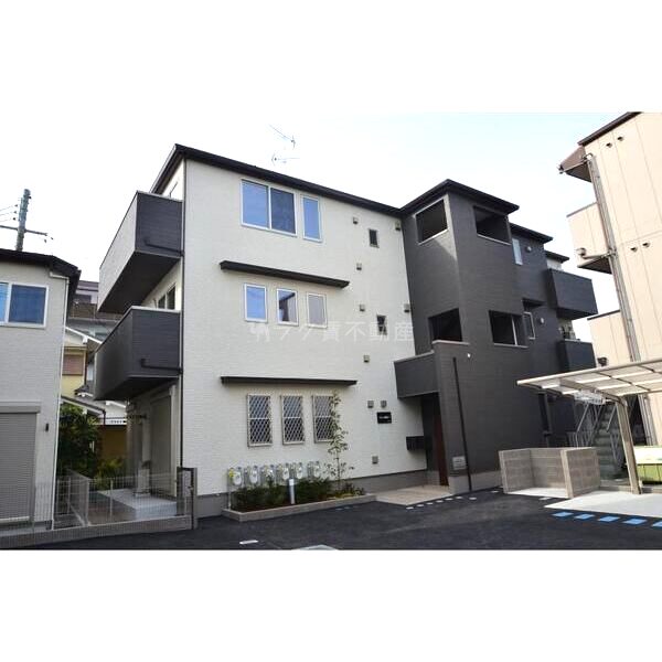 フォレス鳥羽I・IIの外観2枚目