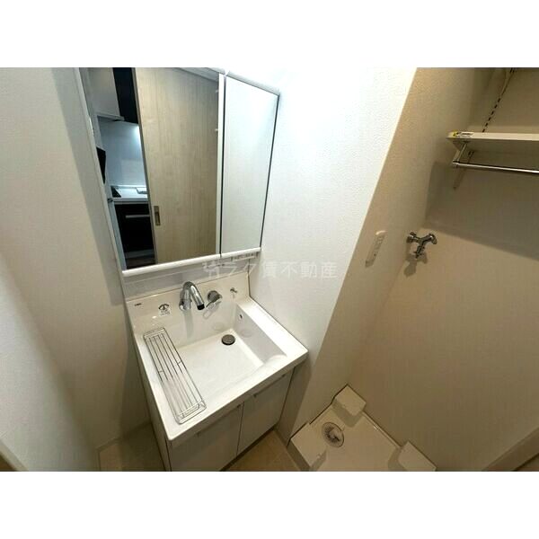 クレセント江坂の外観2枚目