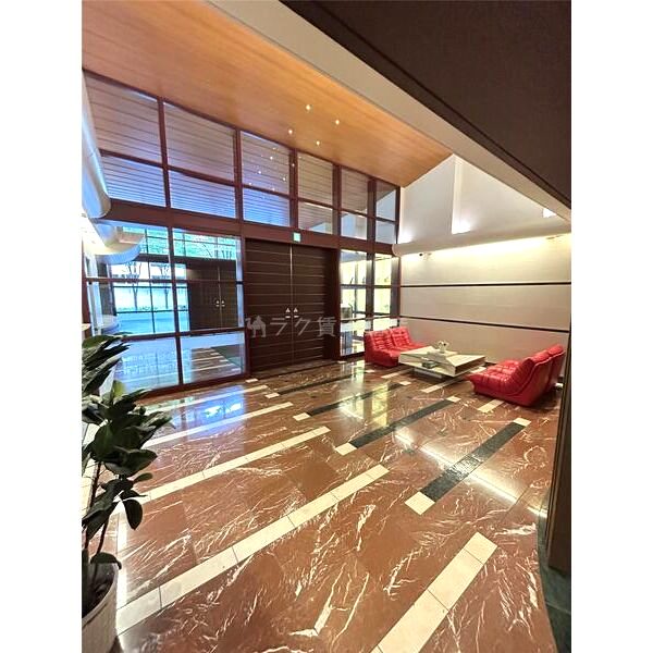 ロイヤルパークス桃坂の外観3枚目