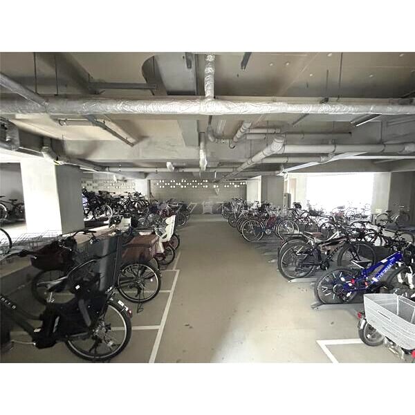 ロイヤルパークス桃坂の外観6枚目