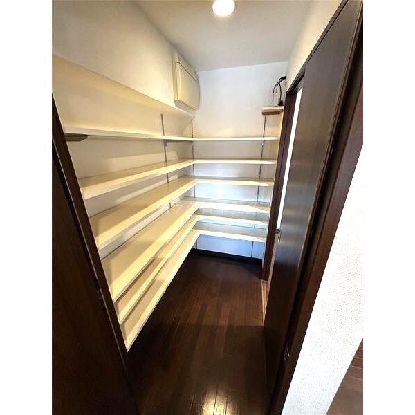 ES-Grande江坂公園の室内写真5枚目