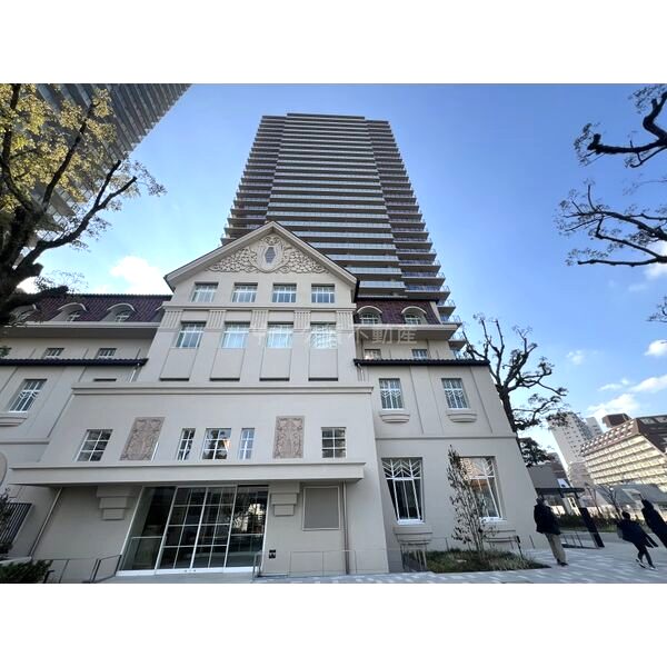 ジオタワー宝塚グランレジスの外観2枚目