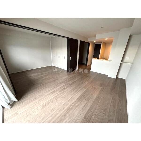 パークナード・レーベン茨木さわらぎ 705号の室内写真1枚目