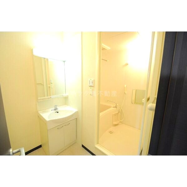 レオネクストエイザの室内写真5枚目