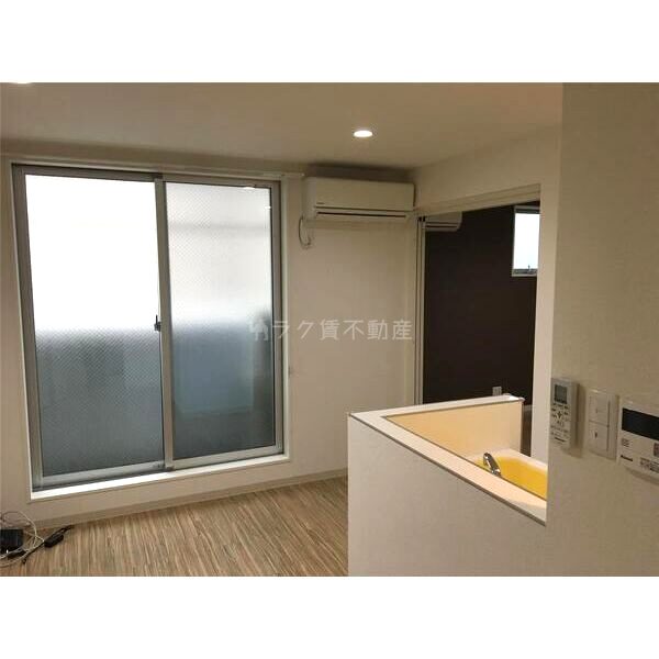 アクシリア尼崎の室内写真1枚目