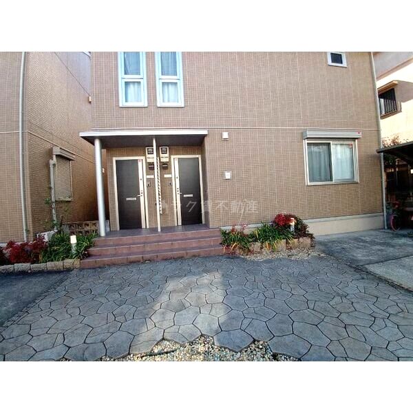 Agapanthus B棟 Bの外観3枚目