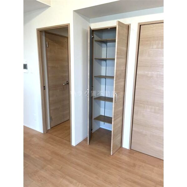 エメルミナ豊中岡町の室内写真4枚目