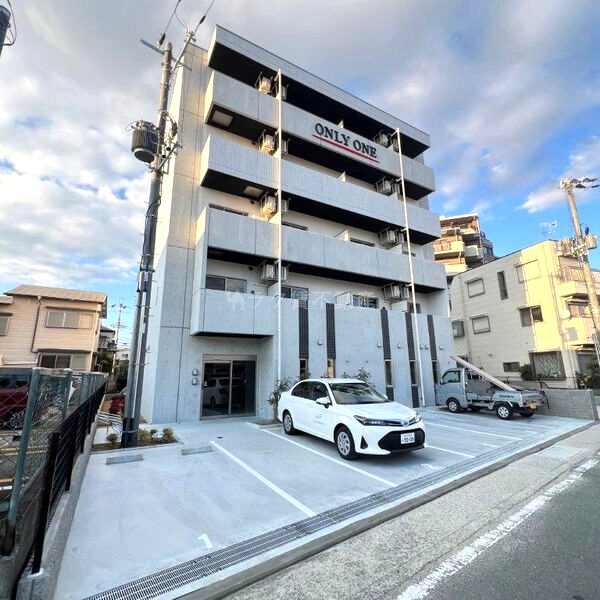 ONLYONE伊丹千僧の外観2枚目
