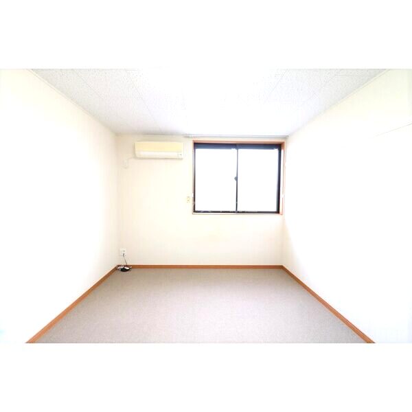 レオパレス鳴滝の室内写真4枚目