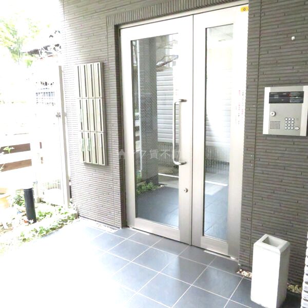 グランドゥール千里の外観2枚目