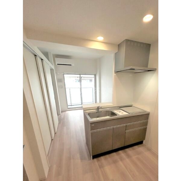 セレニテ新大阪ミラク壱番館の室内写真1枚目