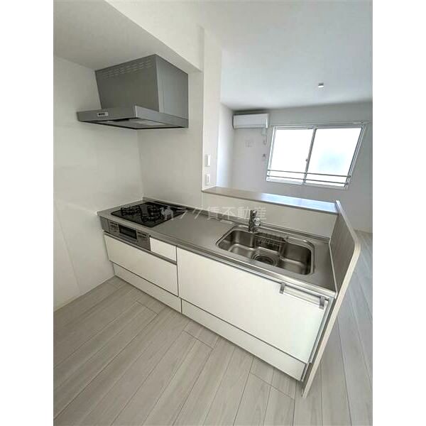 LES ENS FAMIIAUX IXの外観5枚目