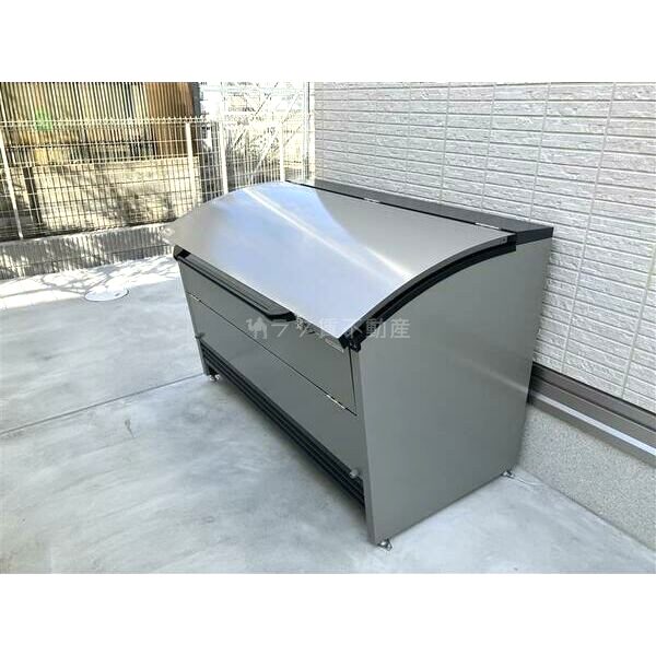 LES ENS FAMIIAUX IXの外観10枚目