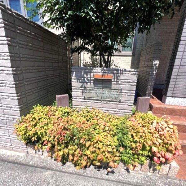 パルファンヴィラーチェの外観2枚目