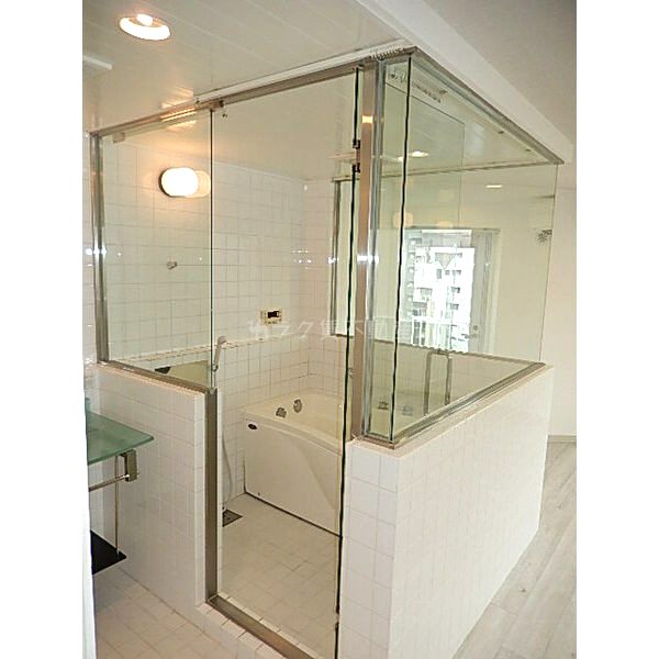 ZEUS αの室内写真10枚目