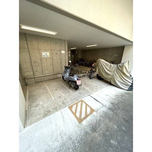 エストーネ江坂の外観6枚目