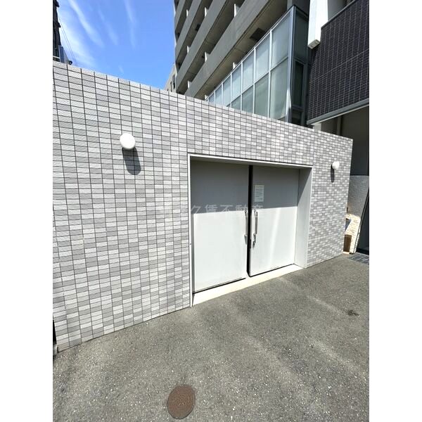 エストーネ江坂の外観7枚目