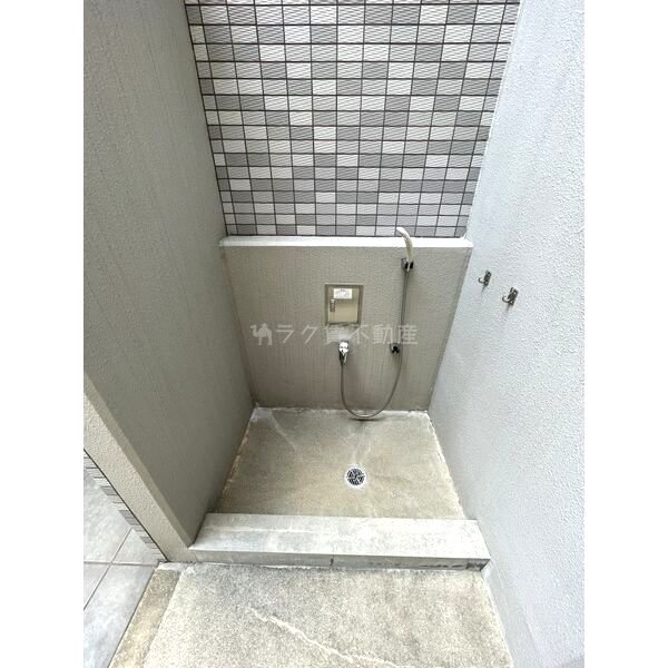 エストーネ江坂の外観8枚目