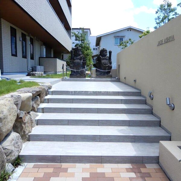 JADE ASHIYA(ジェイド アシヤ)の外観3枚目