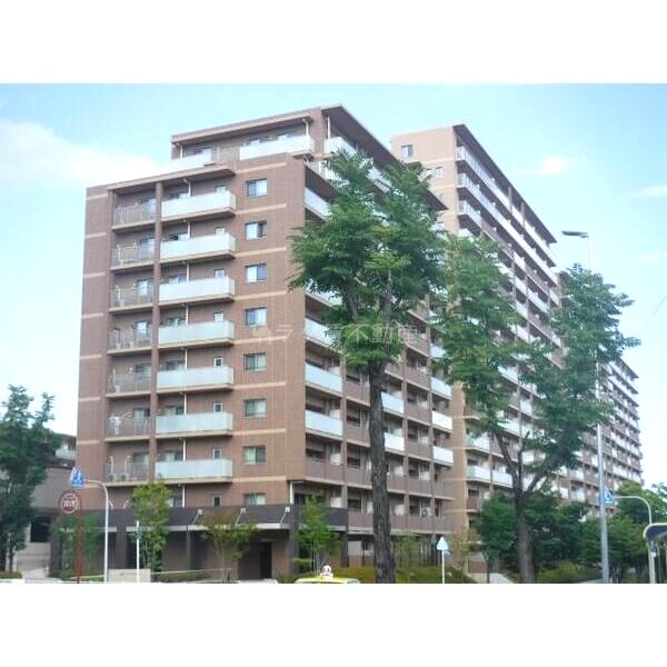 ジオ千里中央フロントコートA棟の外観2枚目