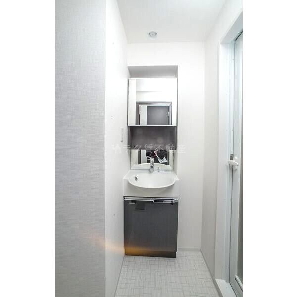 スワンズシティ中之島クロスの室内写真4枚目