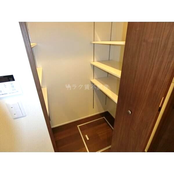 ローゼラルジュ A棟の室内写真6枚目