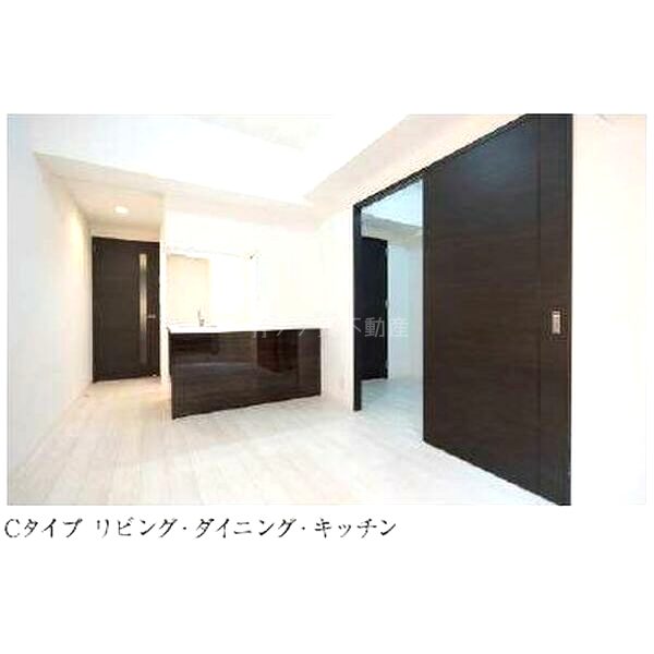 ワールドアイ京町堀の室内写真1枚目