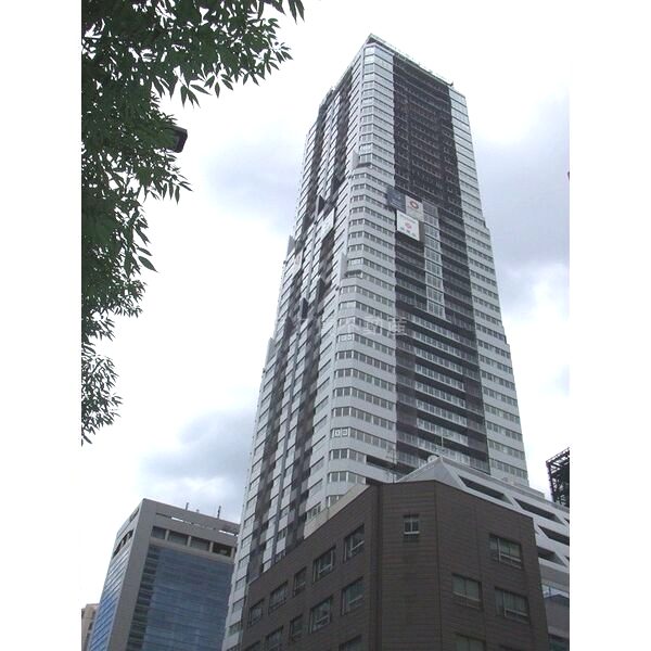 ディーグラフォート大阪NYタワー