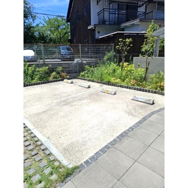 イーリスの外観2枚目