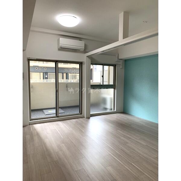 セレニテ堺筋本町プリエの室内写真2枚目
