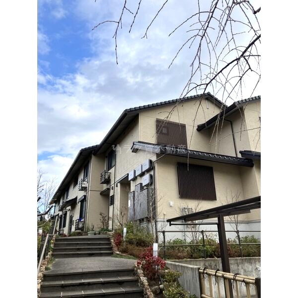 セレッソ御室の外観2枚目