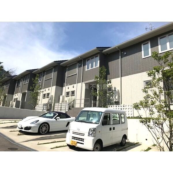 六麓荘ヒルズ F棟