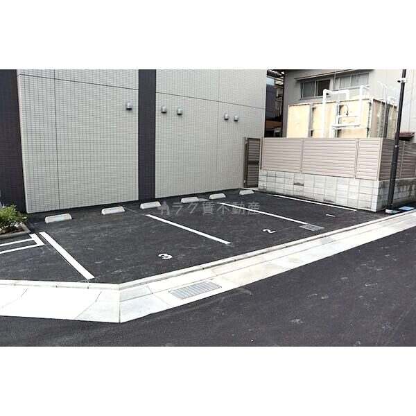 LSC川西の外観2枚目