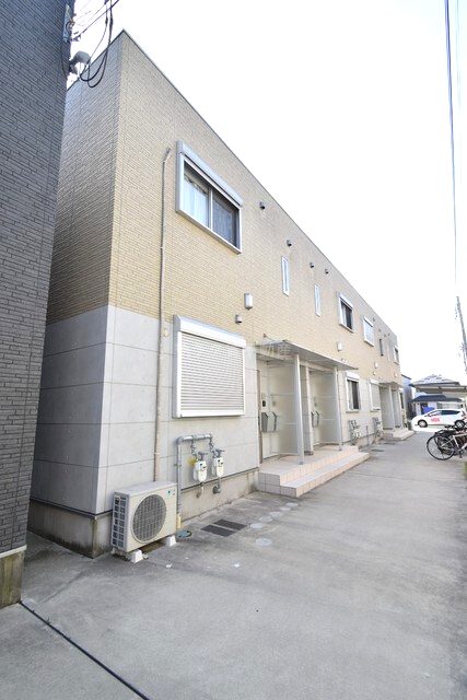 ラウレア構A棟の外観2枚目