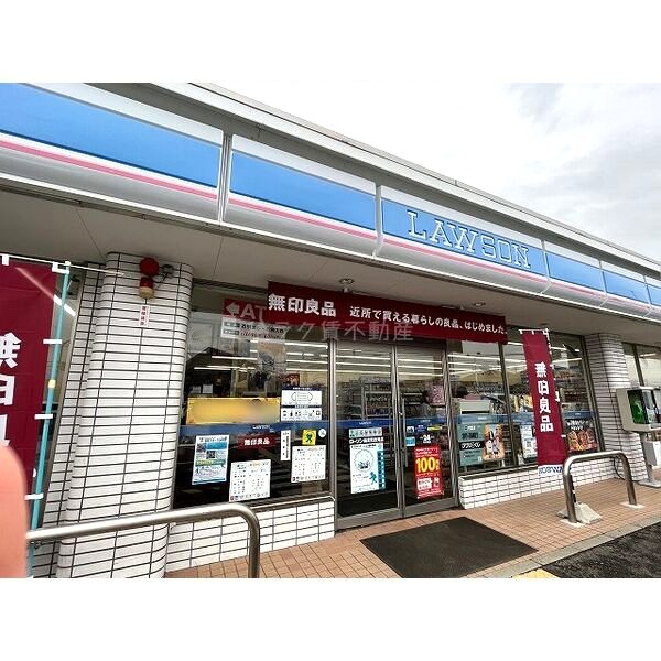 レオパレスショコラIIの外観2枚目