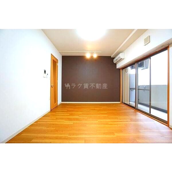 URBAN FLATS江坂の室内写真1枚目